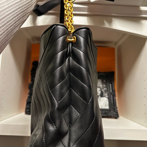 Tory Burch Quilted Alexa Leather Tote with Gold Chain - Picture 3 of 7